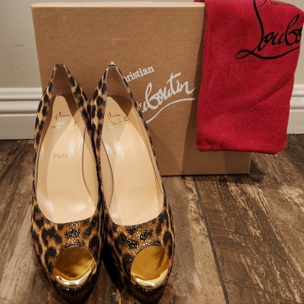 Christian Louboutin Fetish Peep-Toe Pumps - Picture 3 of 10